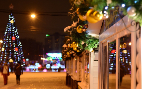 Денис Паслер показал в Instagram красивые снимки новогоднего Оренбурга