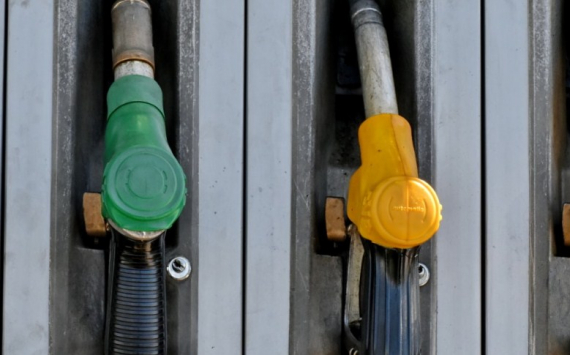 В Оренбурге стоимость бензина за год выросла на 7,6%