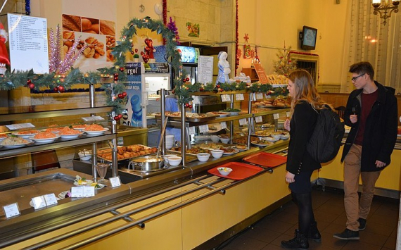 В Оренбурге на бесплатное питание школьников выделили 14 млн рублей