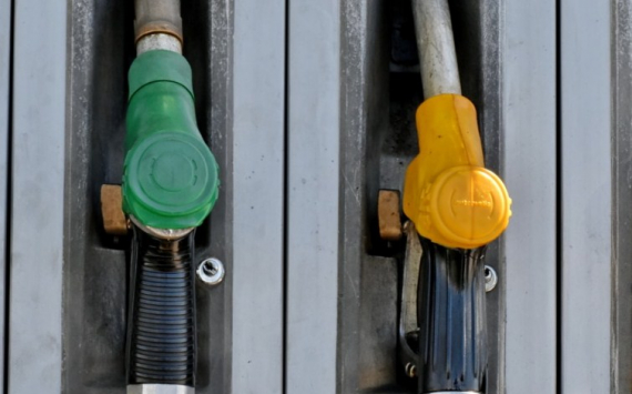 В Орске цены на бензин упали почти на 7 рублей