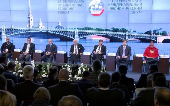 Россельхозбанк выступил партнером XXI Петербургского международного экономического форума