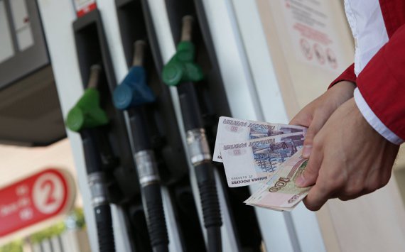  С января в РФ акцизы на бензин повысились на 50 копеек 