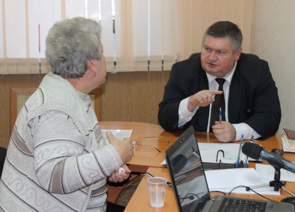 Сергей Балыкин во время приема граждан